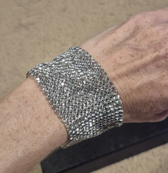 ❣️SOLD❣️ Chanel Vintage Crystal Mesh Bracelet EUC - Picture 3 of 11